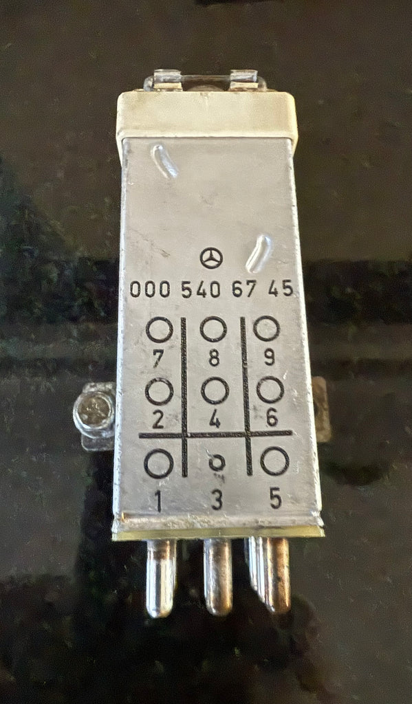 Mercedes-Benz OVP Relay 000-540-67-45 Siemens 12V 15A W124 W201