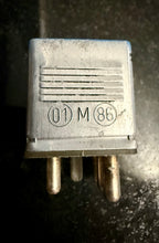 Genuine Mercedes-Benz W201 190e Relay 0015425919 4-Pin 899855 12V 30A Alloy Housing