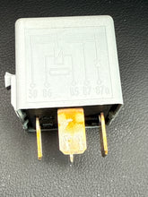 BMW Relay 61.36-1 393 403 Siemens Grey 5-Pin ABS 1393403    V23134-B57-X152
