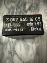 RELÉ DE BOMBA DE COMBUSTIBLE MERCEDES 0025451605 8 Zyl. 6000 min KVS Kickd. 05 8956 52 Usado Probado Funcionando