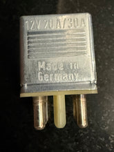 Genuine OEM Mercedes-Benz 12V 20A/30A Relay SR 9850 Made in Germany 0015420219